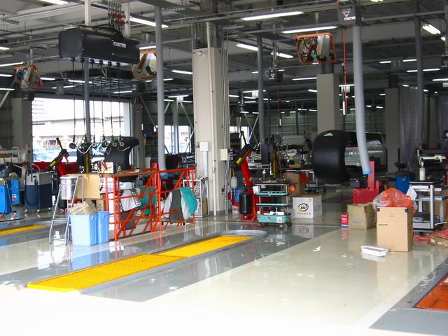 汽車維修車間圖片_汽車4s店維修車間圖